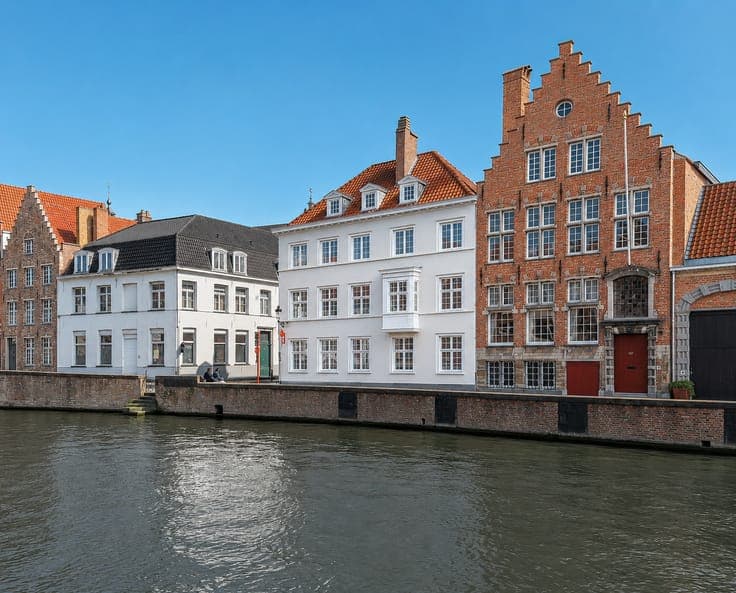 Investment property | Renovated luxury - Premium location