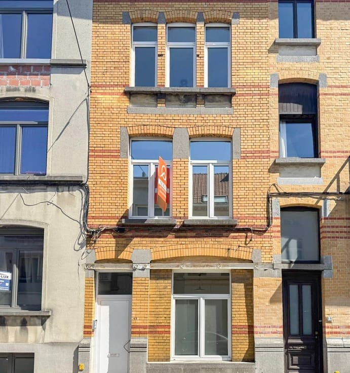 Praktische rijwoning met 3 ruime slaapkamers op zeer guns...