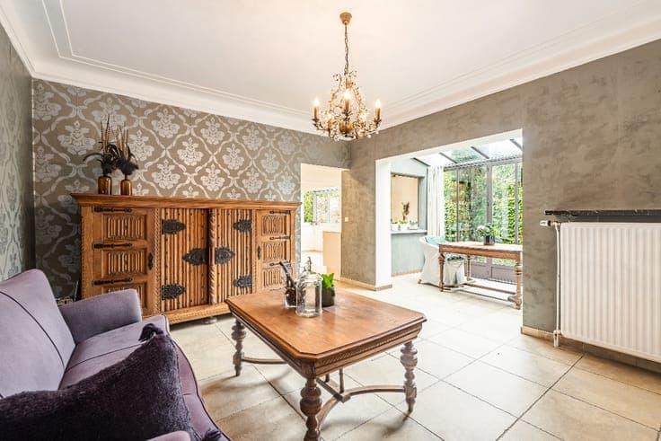 Spacious family home with numerous possibilities
