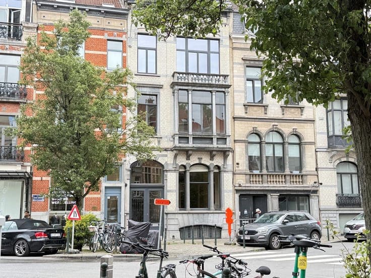 Châtelain: Stunning mixed-use mansion, 694 m²