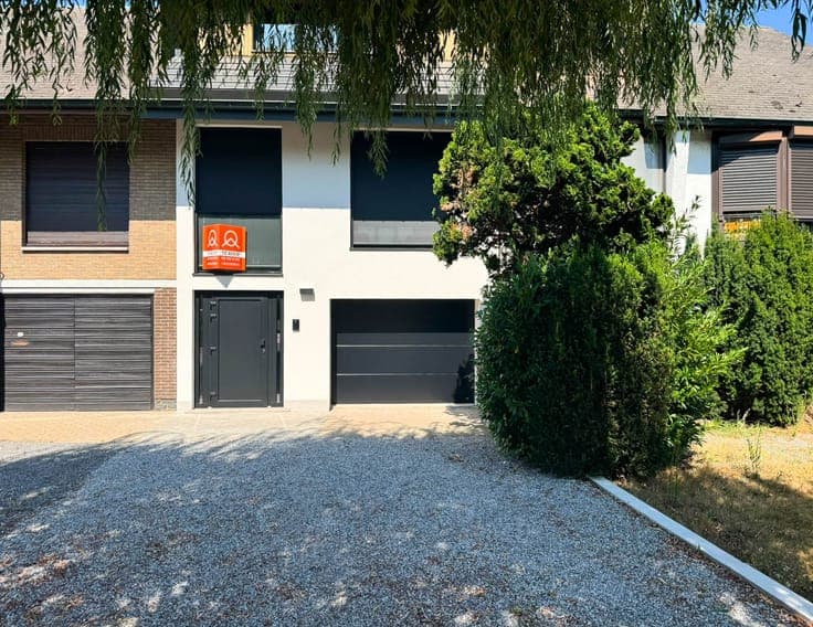 Uitmuntend gelegen gerenoveerde woning !