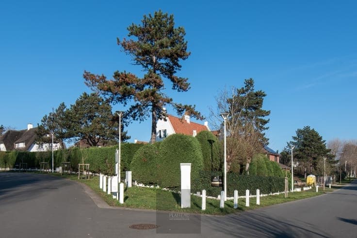 Large villa on 1533m² centrally located in the Simli dist...