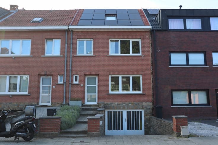 Family home 4 BR/2 BA, garden, garage, and EPC B
