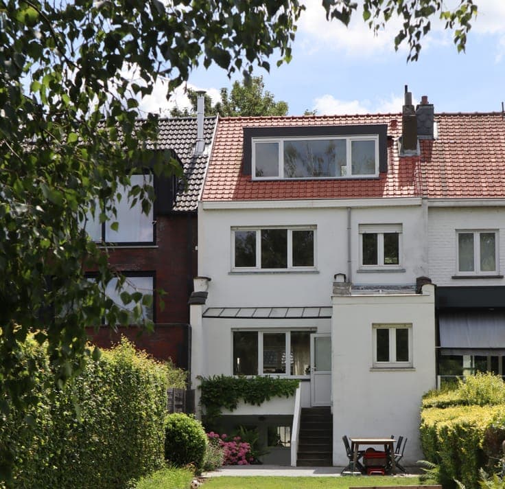 Family home 4 BR/2 BA, garden, garage, and EPC B
