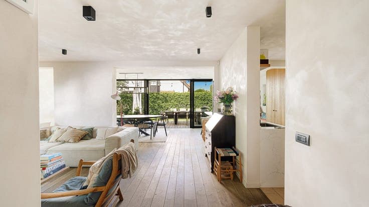 Charming villa for sale near the Tijl & Nele square.