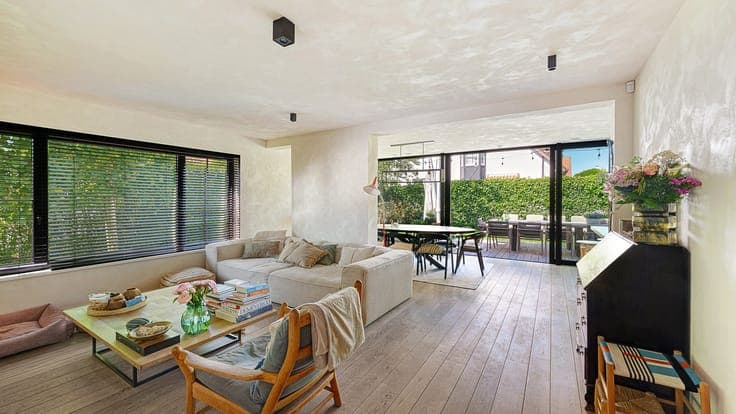 Charming villa for sale near the Tijl & Nele square.