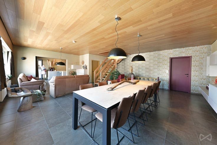 Spacious house with commercial premises in Perk