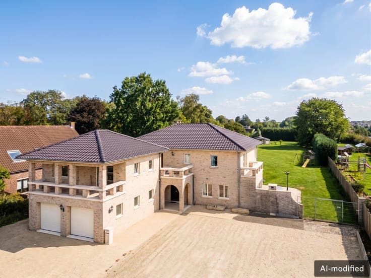 Magnificent villa with generous living spaces