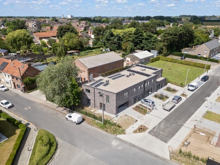 Volledig afgewerkte moderne nieuwbouwwoning te koop! | Ku...