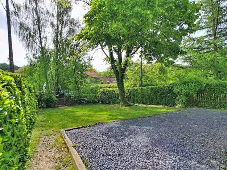 4-BR house in the heart of a green and leafy environment.