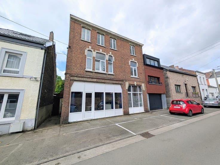 Immeuble de 4 unités dans une rue calme