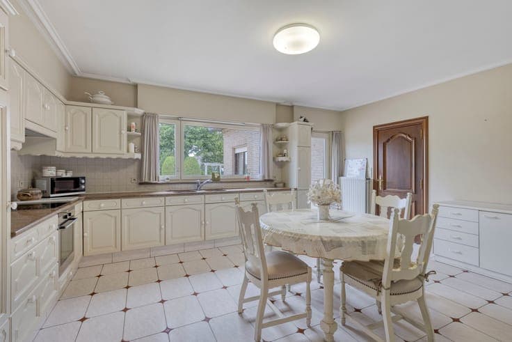Top maintained villa in a quiet location in Moorsele