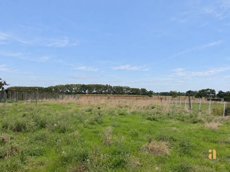 Projectgrond met verkavelingsvergunning voor 2 woningen