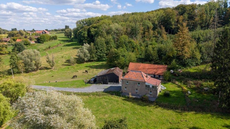MAISON AVEC DEPENDANCES ET TERRAINS| WONING MET BIJGEBOUW...
