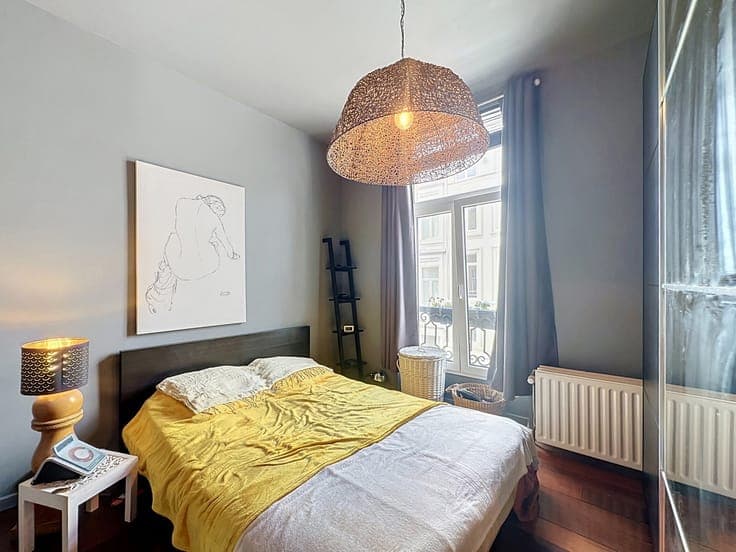 🏡 Investment Building – Near the Squares District