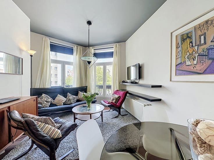 🏡 Investment Building – Near the Squares District