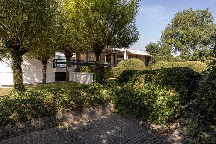 Modernist villa on the Keignaertkreek