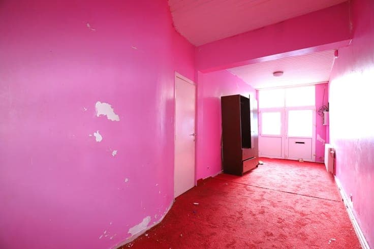 Te renoveren rijwoning met feitelijke indeling in 3 woonu...