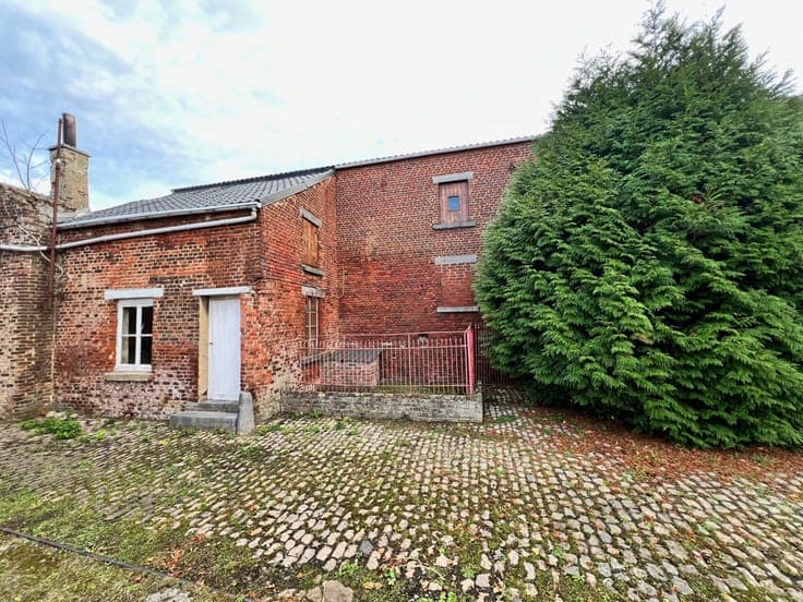 HOUSE TO RENOVATE IN FORMER FARM IN RURAL ENVIRONMENT