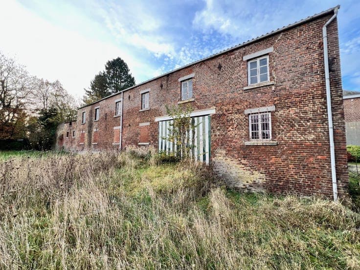 HOUSE TO RENOVATE IN FORMER FARM IN RURAL ENVIRONMENT
