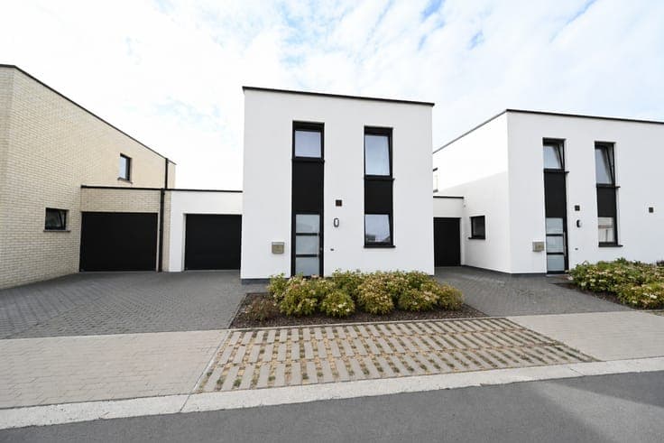 TOPPER!! MODERNE én RECENTE (2023) woning met GARAGE!