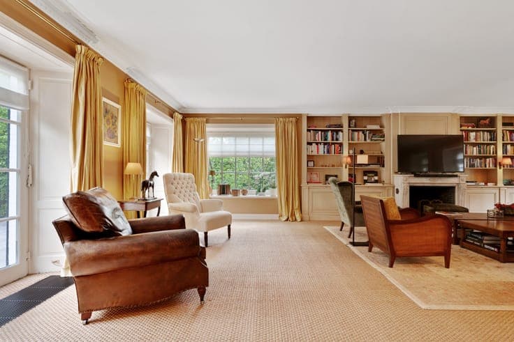 Exclusive villa with swimming pool in Brasschaat centre