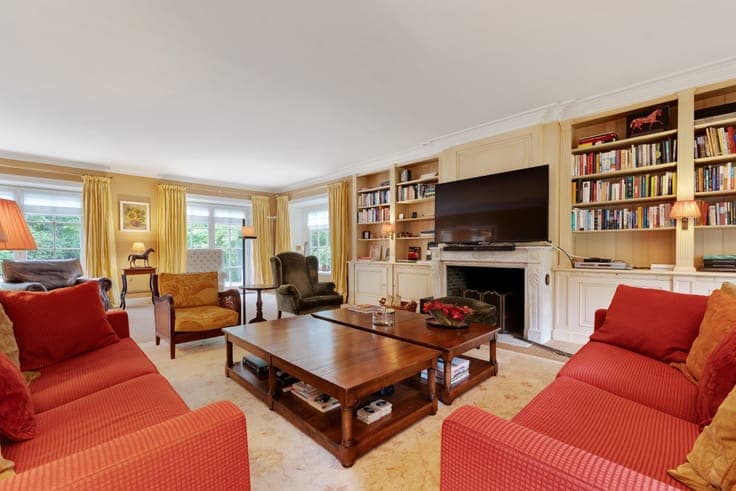 Exclusive villa with swimming pool in Brasschaat centre