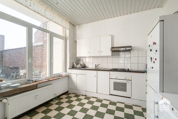 Investment property with 3 app, 1 office & 6 garages