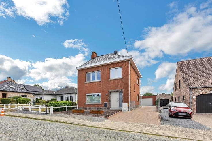 House in Roosdaal