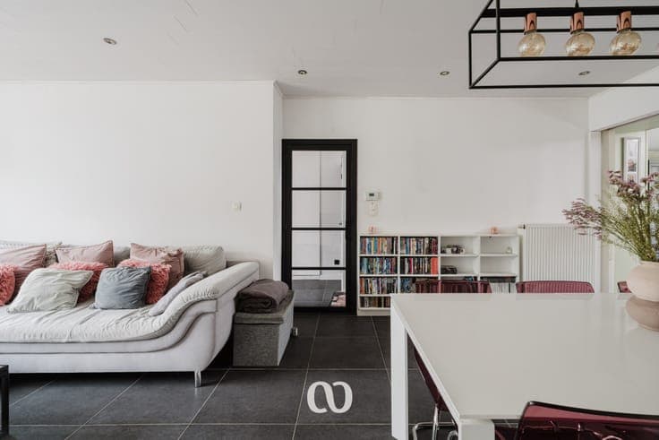 Completely renovated 4-bedroom home in the heart of Brakel.