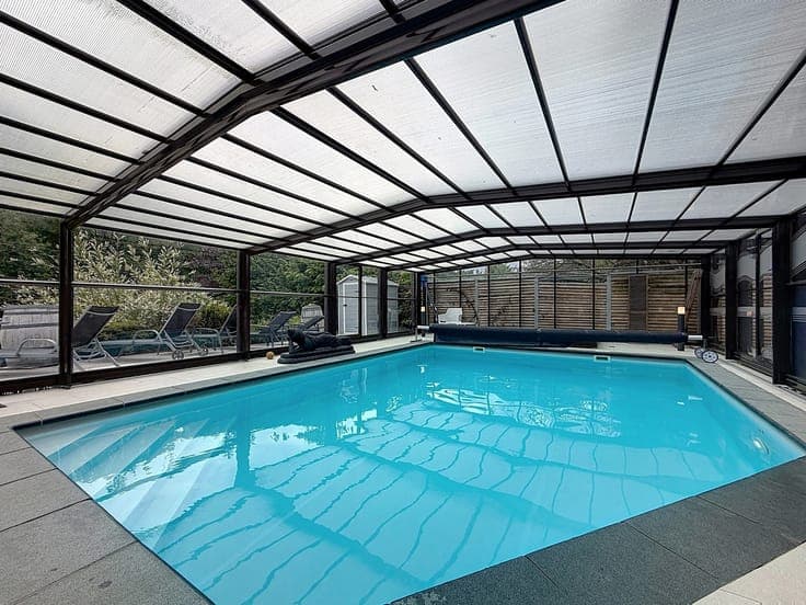 Beautiful house wimming pool, sauna, jacuzzi and 5 bedrooms