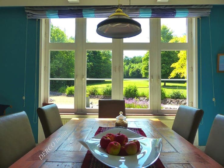 class villa with OFFICES or granny flat on 12.700 m2 plot