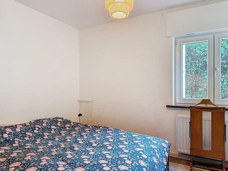 Beautiful house (approx. 100 sq. m.) with a spacious, tree-l