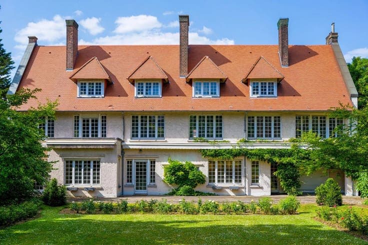 Molière-Brugmann: Exceptional property in a park of 6000 sqm