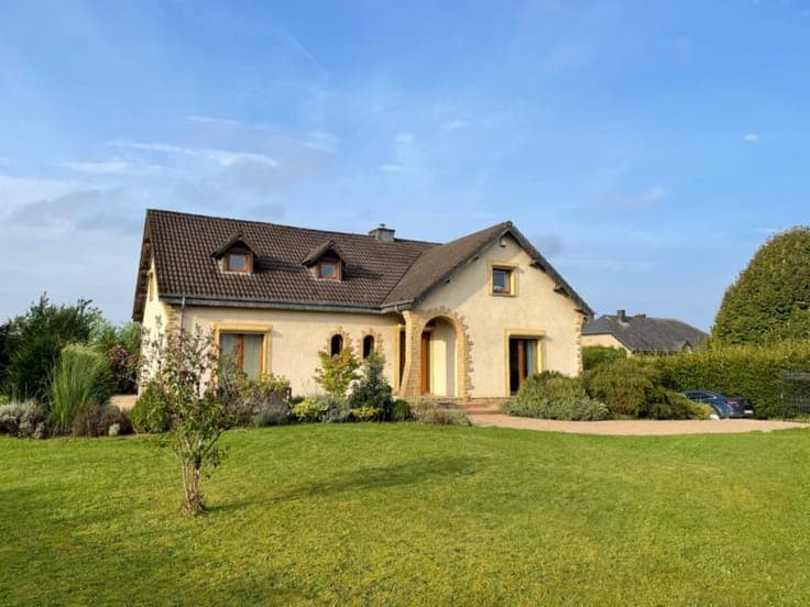 House in Florenville