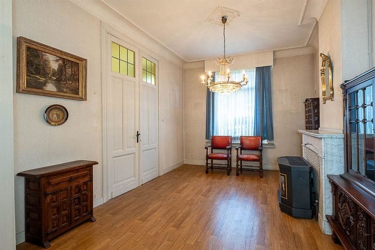 Te renoveren charmante woning met 5 slaapkamers en tuin 160