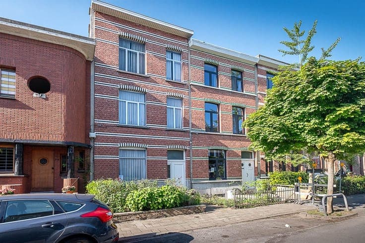Te renoveren charmante woning met 5 slaapkamers en tuin 160