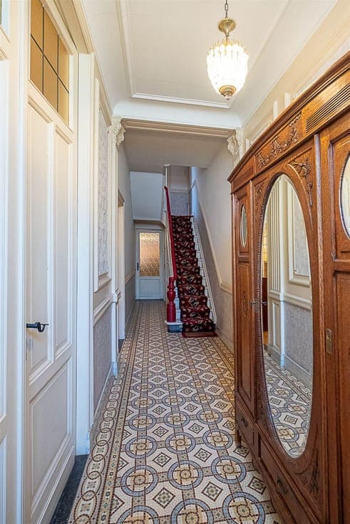 Te renoveren charmante woning met 5 slaapkamers en tuin 160