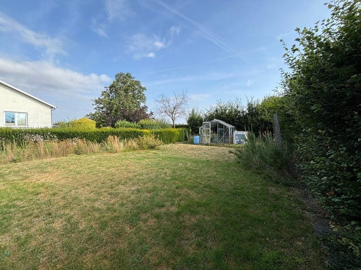 Villa d'architecte 5 ch, partie pro et joli jardin