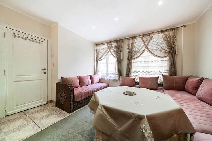 2-bedroom single-family house with rooftop terrace