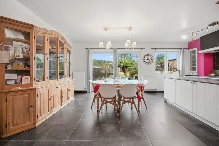 Ready-to-move-in family home with 3 bedrooms with large att…