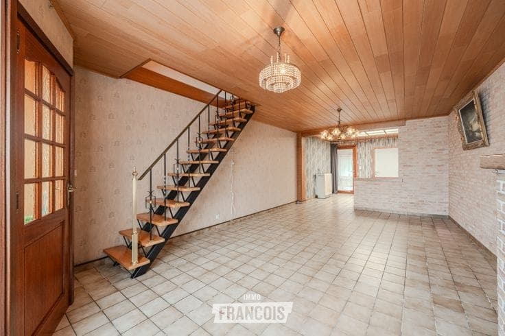 House to renovate with 2 bedrooms, garden and open views ov…