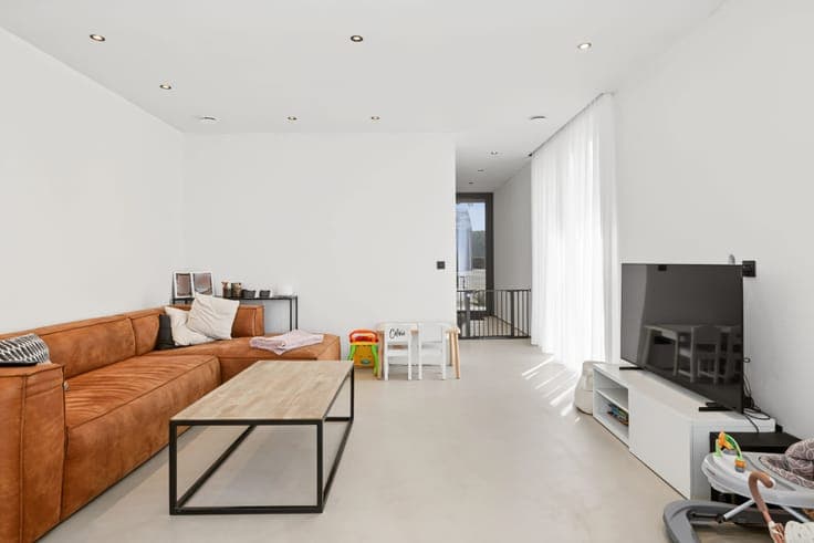 Hoogwaardig afgewerkte, energieneutrale villa (2024) op 8...