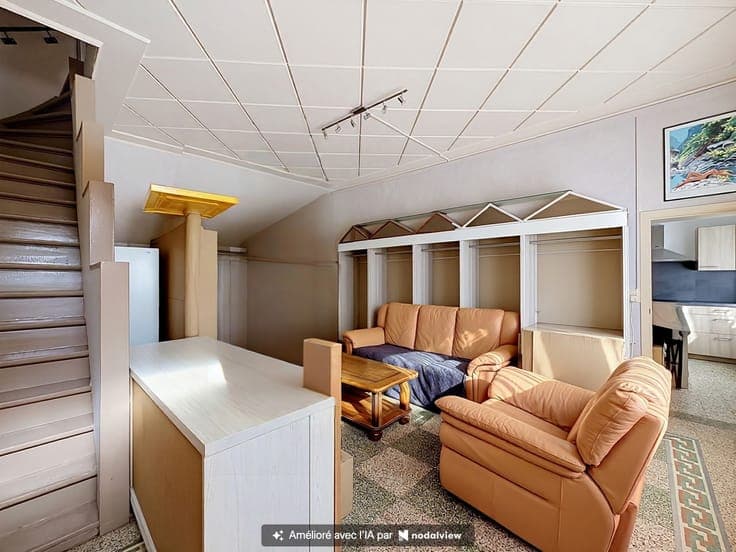 Investissement: maison actuellement louée avec garage