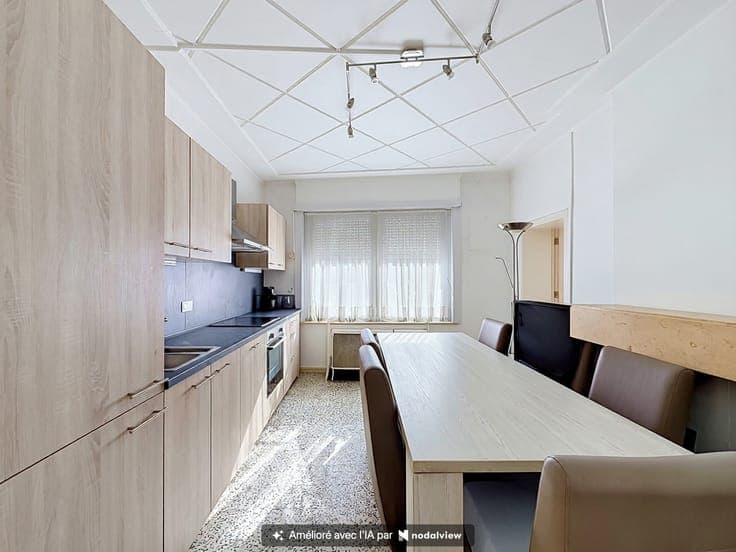 Investissement: maison actuellement louée avec garage