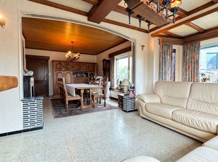 A charming 4-bedroom home with a beautiful garden