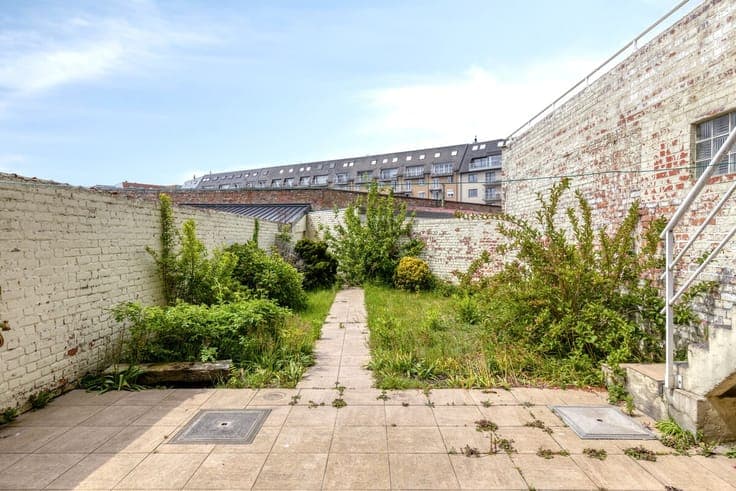 BREDENE: RUIME BEL-ETAGE MET 4 SLPKS, GARAGE EN TUIN!