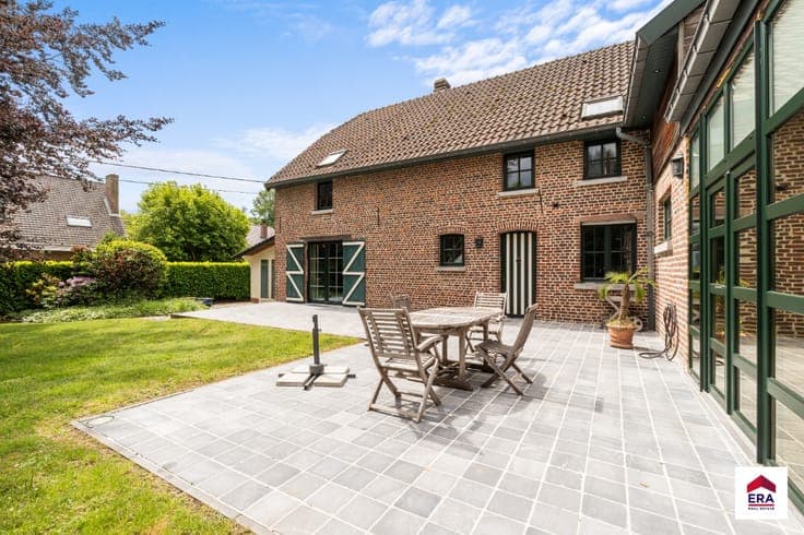 House in Sint-Pieters-Leeuw