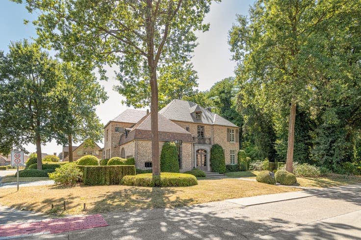 Beautiful manor villa with a lovely landscaped garden in Haa