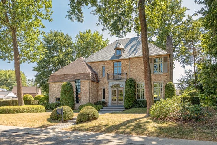 Beautiful manor villa with a lovely landscaped garden in Haa